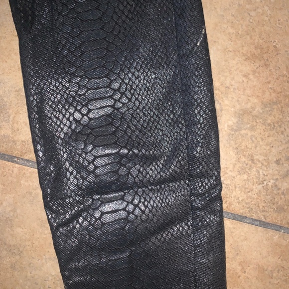 Bebe leatherette snake print pants - Picture 3 of 5